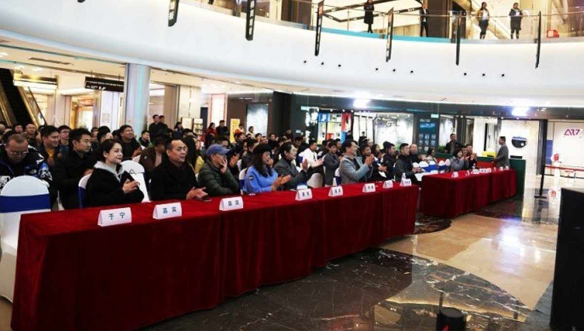 得高攜手設(shè)計(jì)大咖何武賢，