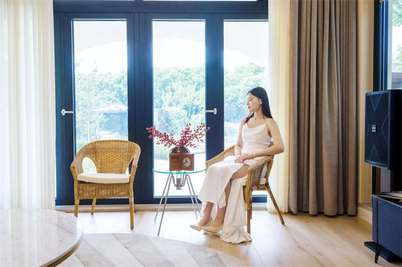 Room Tour|一線臨湖庭院，高階生活的藝術(shù)想象 image9